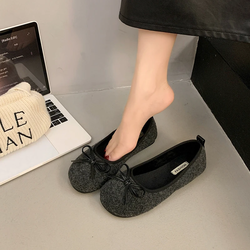 Женские туфли с закрытым носком и бантом модель 2024 года женская обувь мягкие