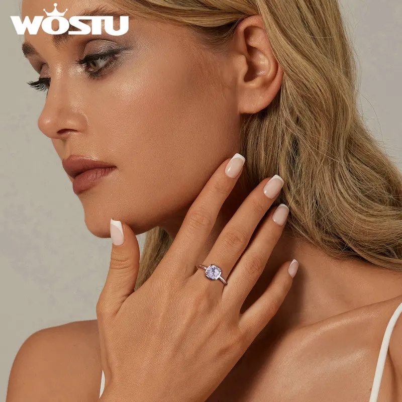 Женское кольцо из серебра 925 пробы с бриллиантами