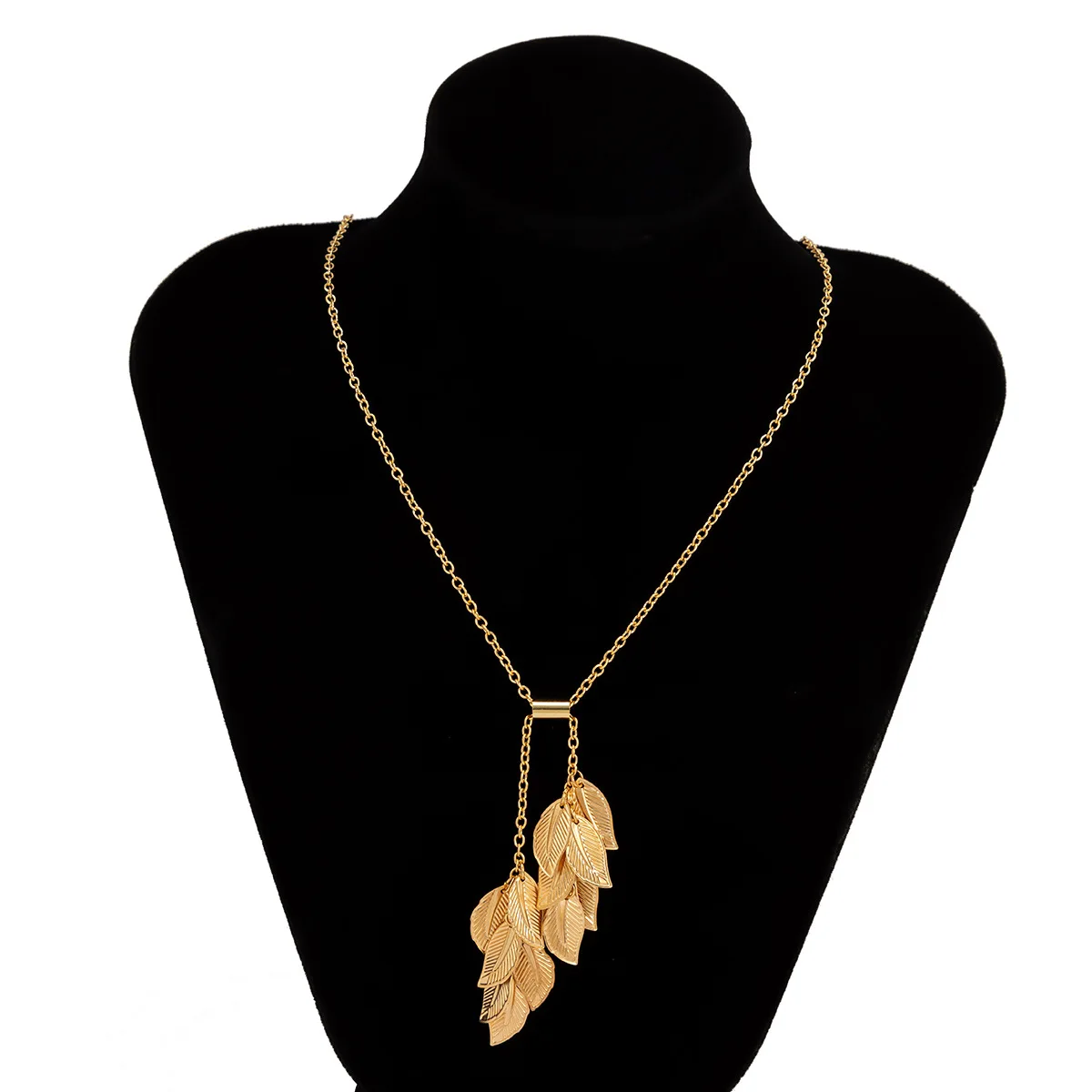 Accessories: Simple leaf metal pendant necklace collarbone chain vintage imitation pearl versatile necklace women