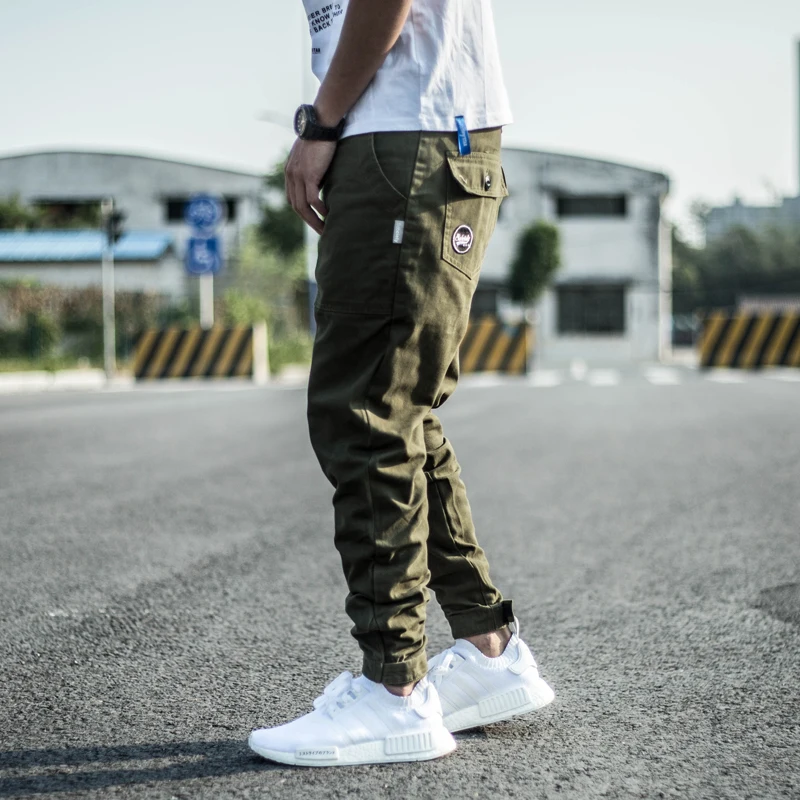 Fashion Streetwear Men Jeans Embroidery Designer Multi Pockets Casual Cargo Pants Hombre Hip Hop Joggers Men Leisure Trousers