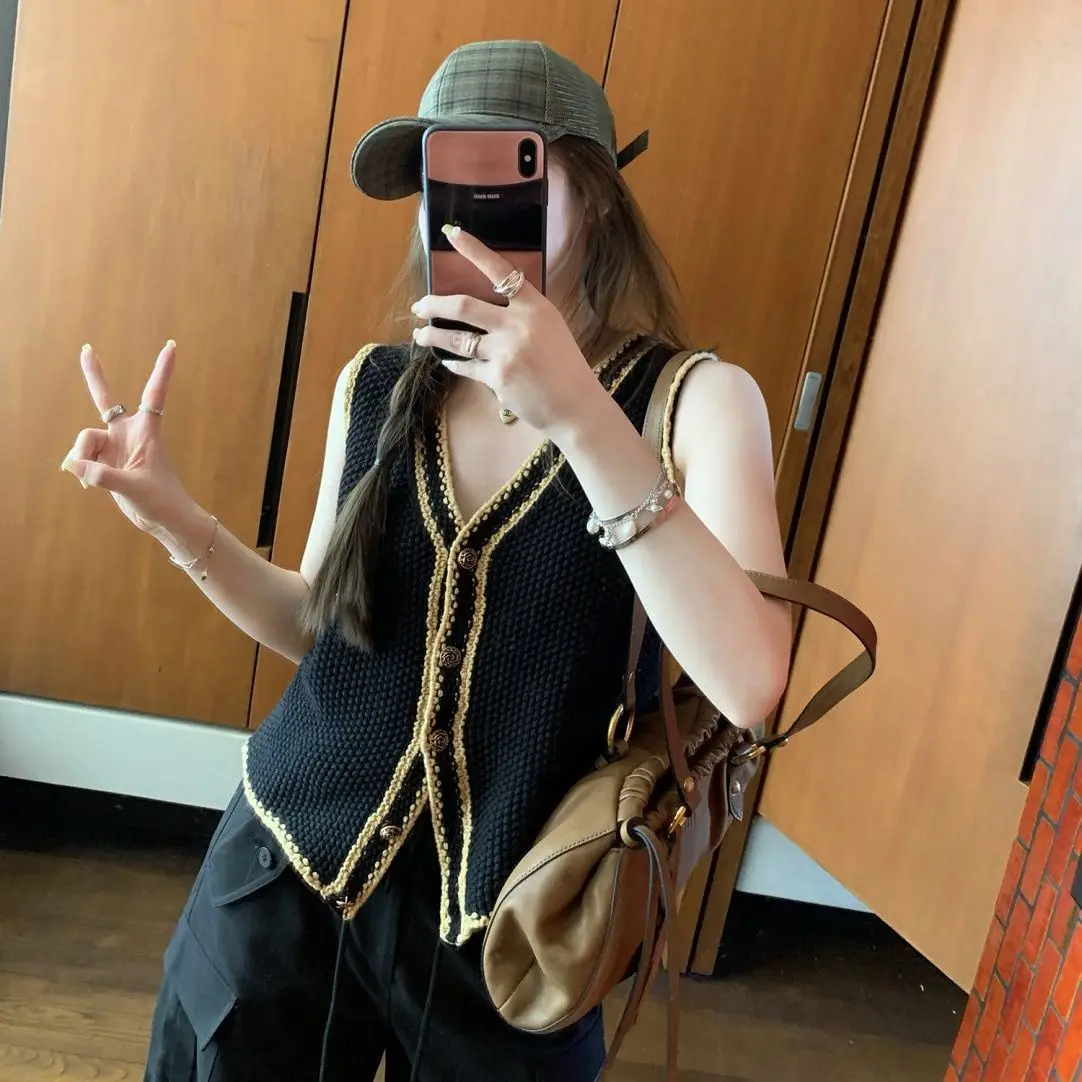 Женский трикотажный жилет Xiaoxiangfeng контрастных цветов с V-образным вырезом