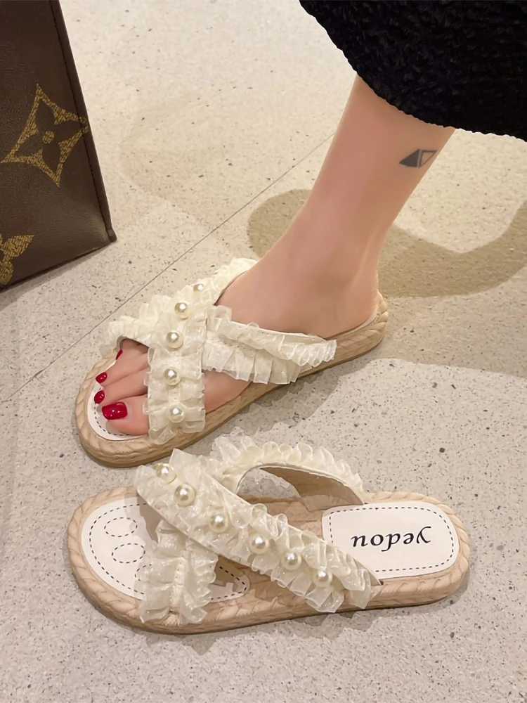 

Flat Shoes Female Slippers Soft Slides Summer Clogs Woman Fashion Pantofle String Bead Comfort Beach Luxury 2023 Rubber PU Rome