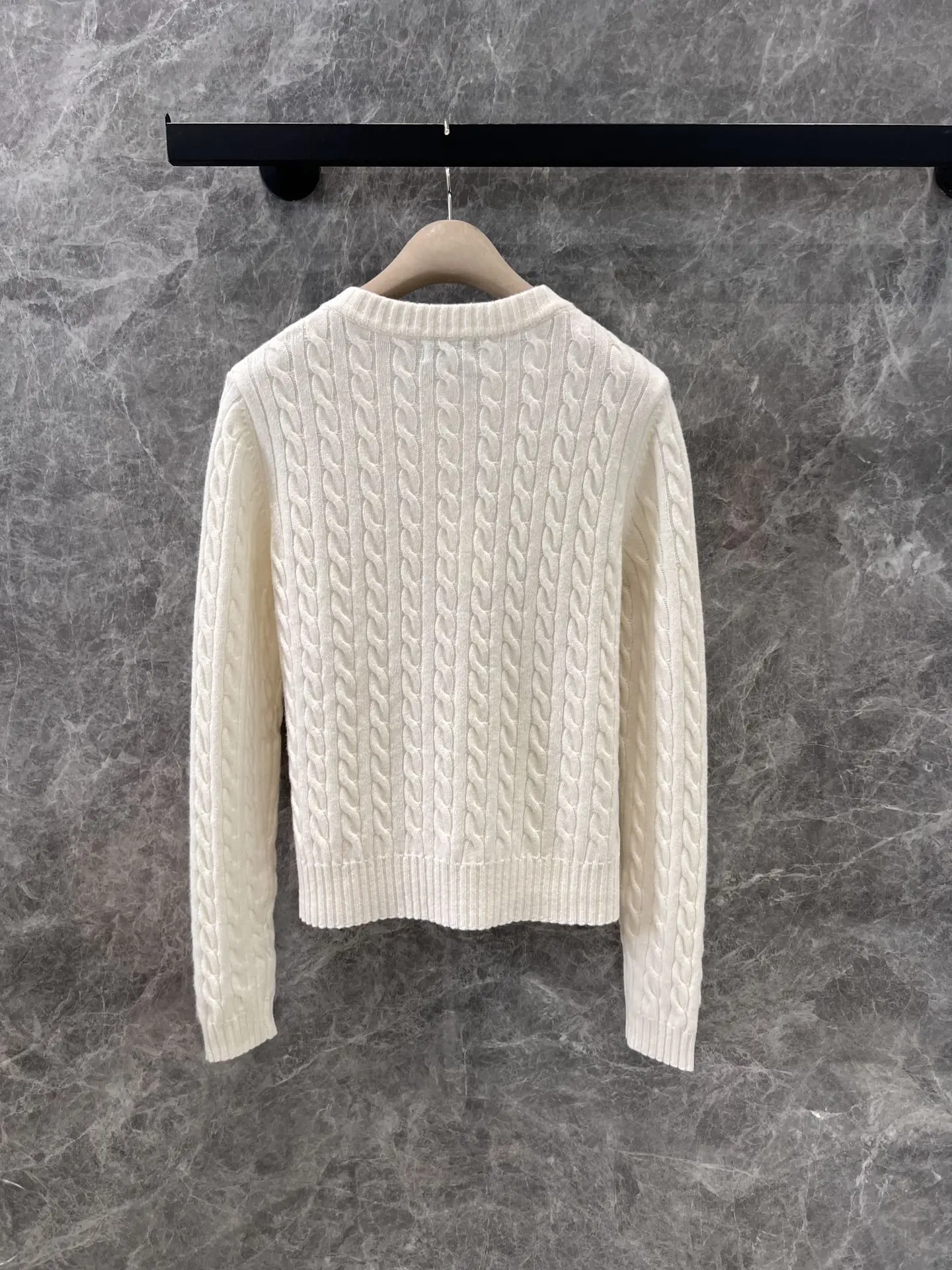 2024 Новый витой кашемировый кардиган для похудения в стиле Old Money с золотой