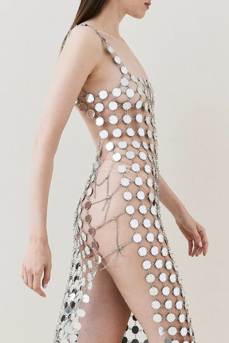 Женское длинное платье с блестками серебристое облегающее макси без рукавов