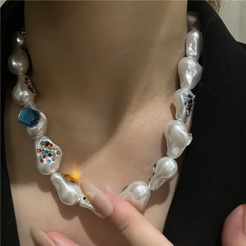 

The Baroque Pearl Crystal Necklace European American Style Personality Fashion Chain of Clavicle Ms Travel Wedding Accessories