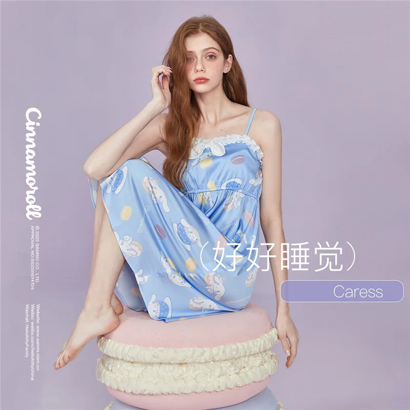 

Женская пижама с подтяжками, в виде цветов