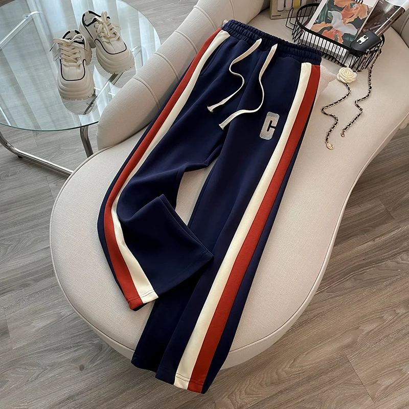 Рисунок 3 - Женский спортивный костюм из двух предметов