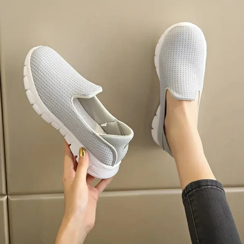 

Женские кроссовки без шнуровки, легкие кроссовки из сетчатого материала на плоской подошве, прогулочные туфли для бега, размер 35-42, весна 2023