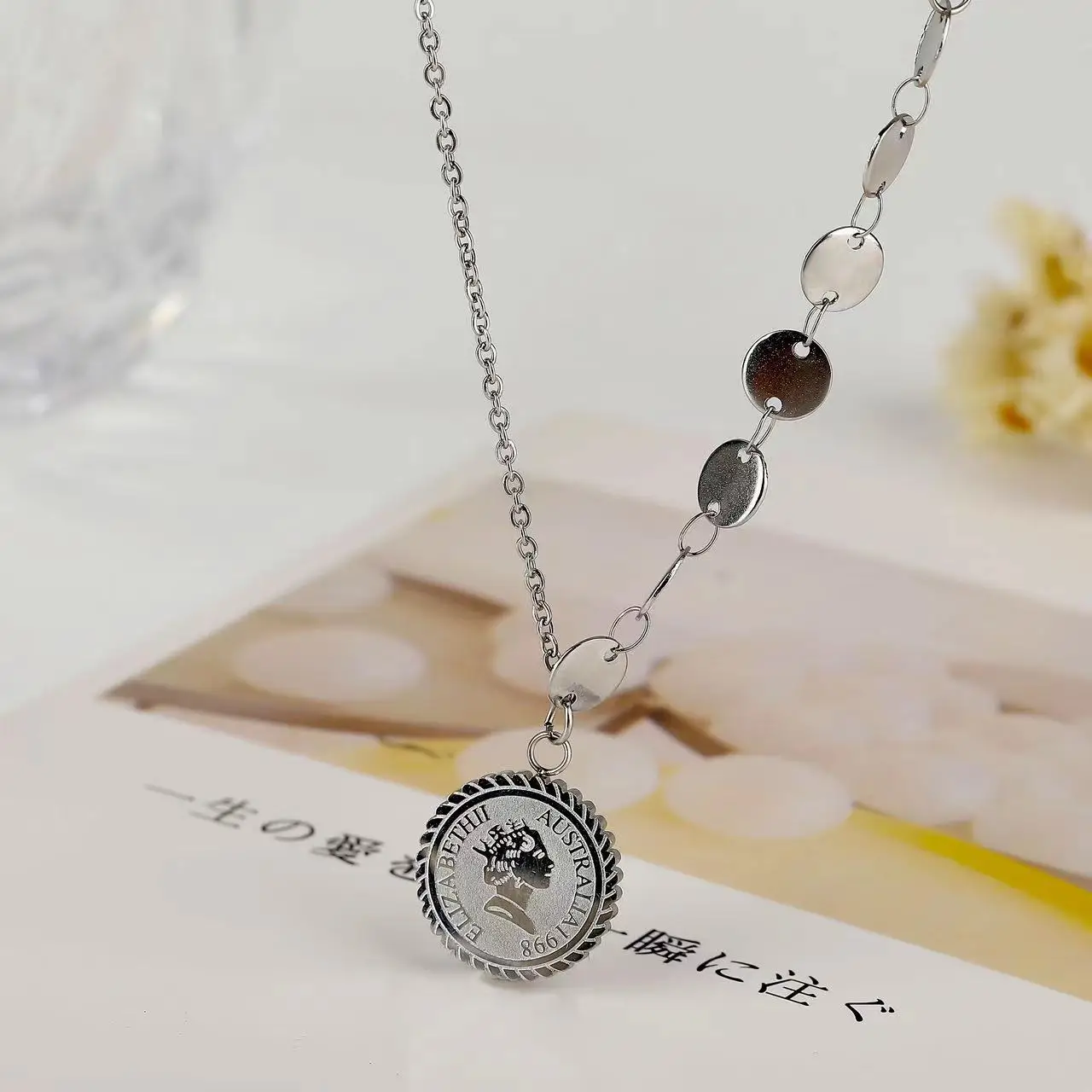 Elizabeth 1998 Australian Coin Stainless Steel Neck Chain Queen Head Girl Gift Woman Pendant Necklace