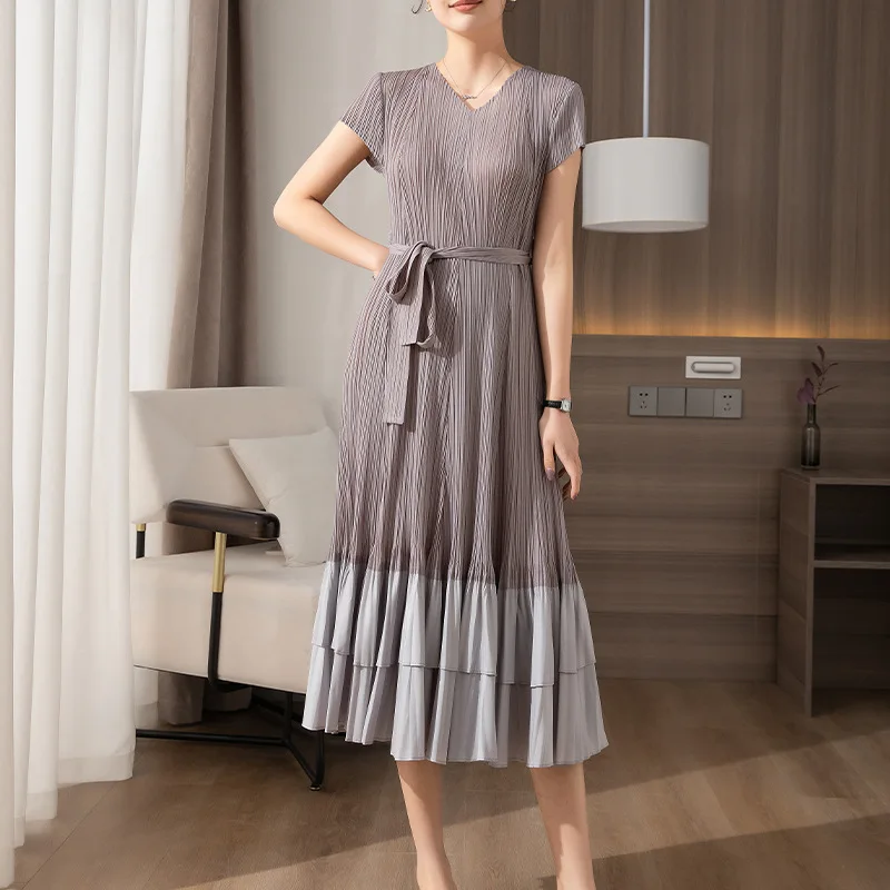 2023 Women's Dress Women's Miyake Pleated Spring And Summer Fashion Lace-up Design V-neck Short-Sleeved Waist A-line Skirt