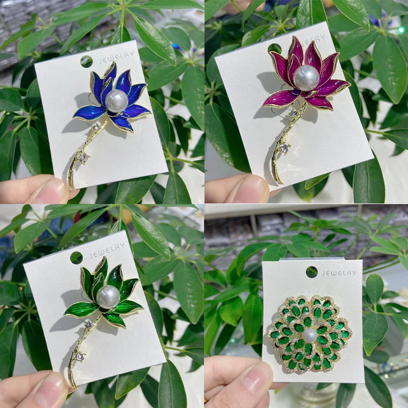 

Dmari Luxury Jewelry 2022 Korean Fashion Style Pearled Enamel Flowers Lapel Pin Party Wedding Accessories Women Brooch