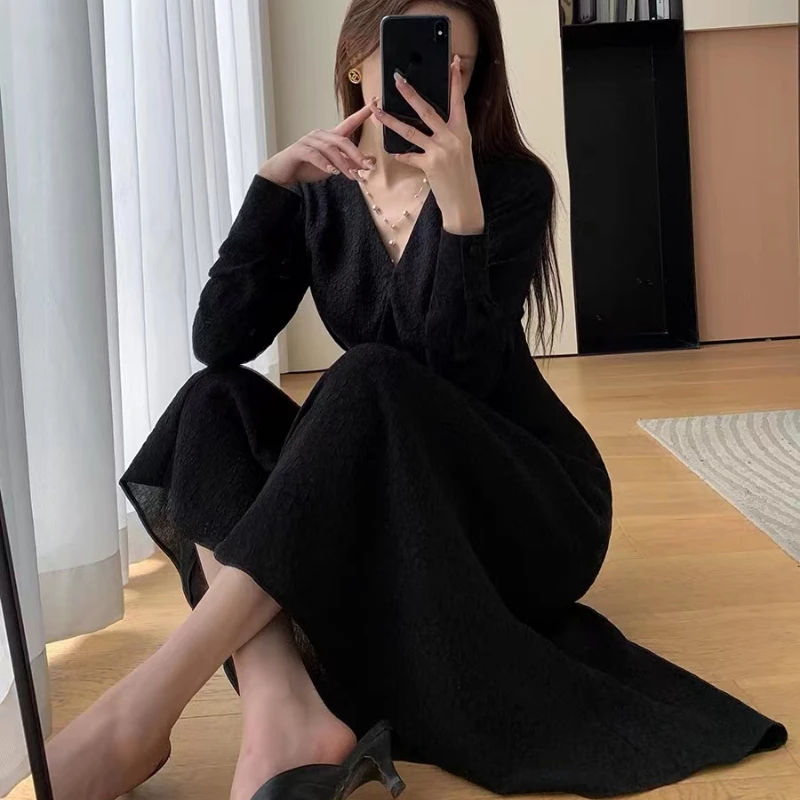 Женское осеннее жаккардовое платье с V-образным вырезом и длинным рукавом