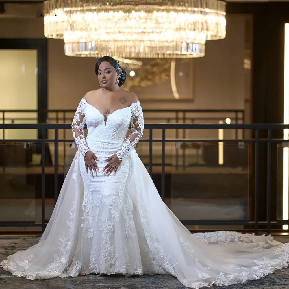 

Beauty Off the Shoulder Lace Appliques Wedding Dresses with Detachable Train Plus Size Illusion Button Back Bridal Gowns