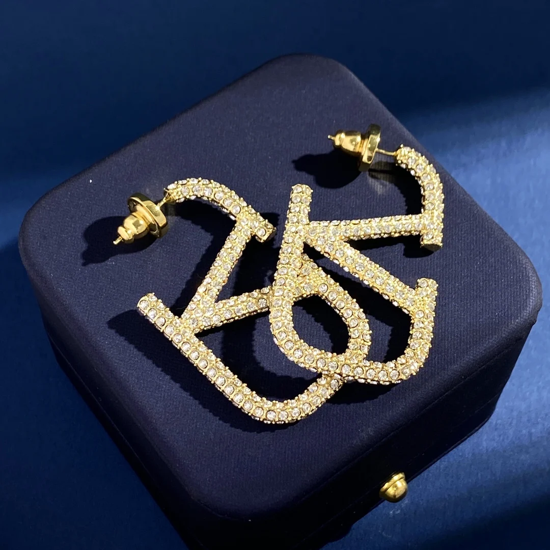 

Модные серьги-гвоздики с металлической текстурой, алмазные буквы, большое Латунное покрытие, позолоченное ювелирное изделие