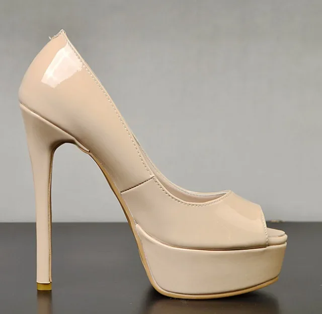 Черно-белые туфли-лодочки телесного цвета из лакированной кожи на платформе с