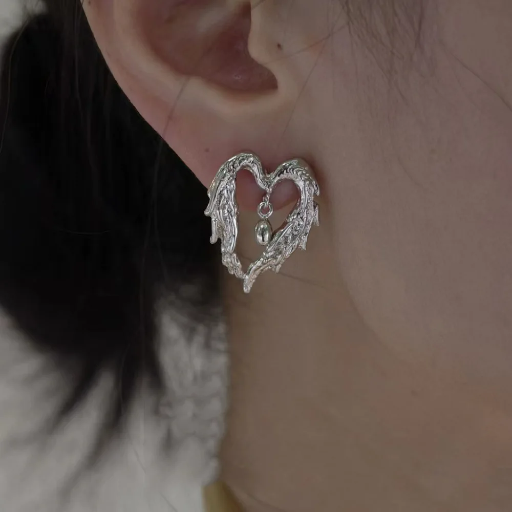 

Love Earrings Angel Wings Feather Cool Women Fashion Versatile Hollow Heart Metal Accessories Party Jewelry Wholesale