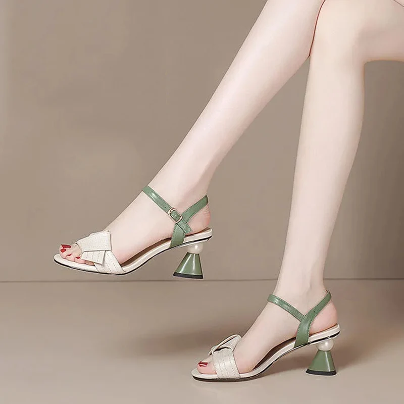 Женские босоножки из ПУ кожи элегантные сандалии с открытым носком перфорацией и