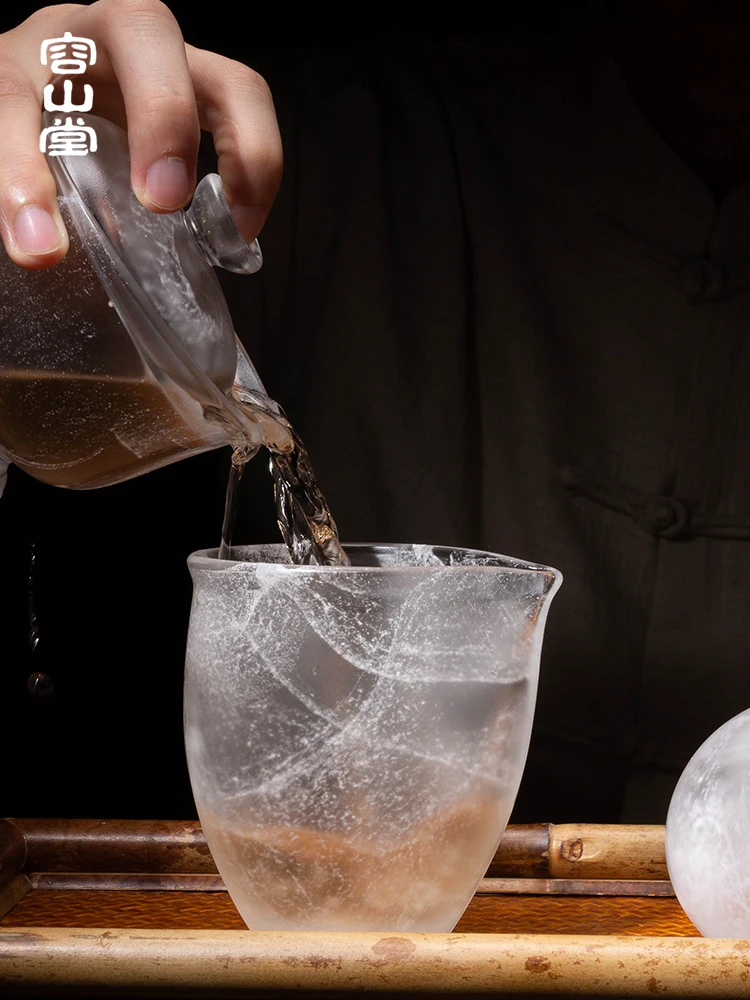 Стеклянная чашка для чая с плавающими цветами портативного одноместного гайwan