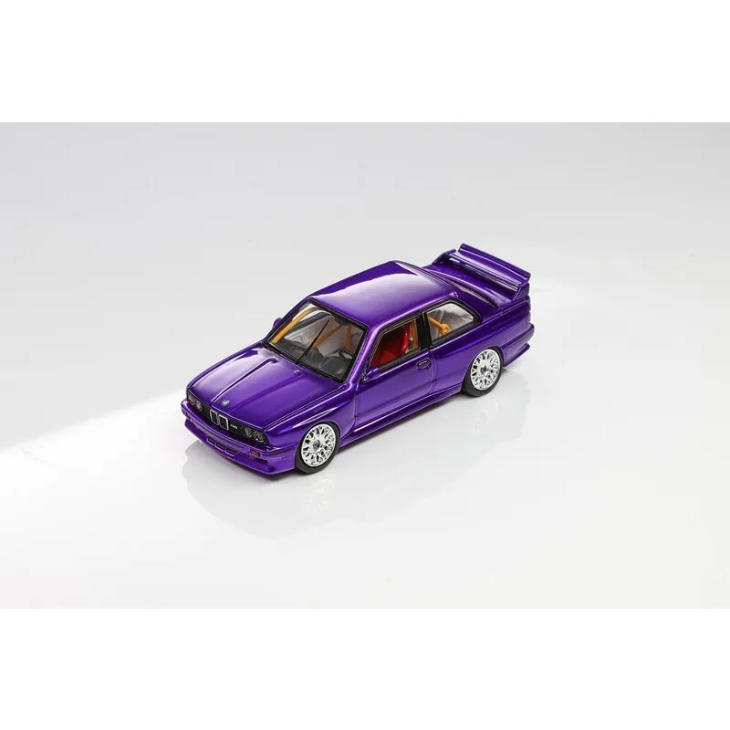 Фото Масштабная модель автомобиля BMW M3 E30 из литого металла, 1:64 №5