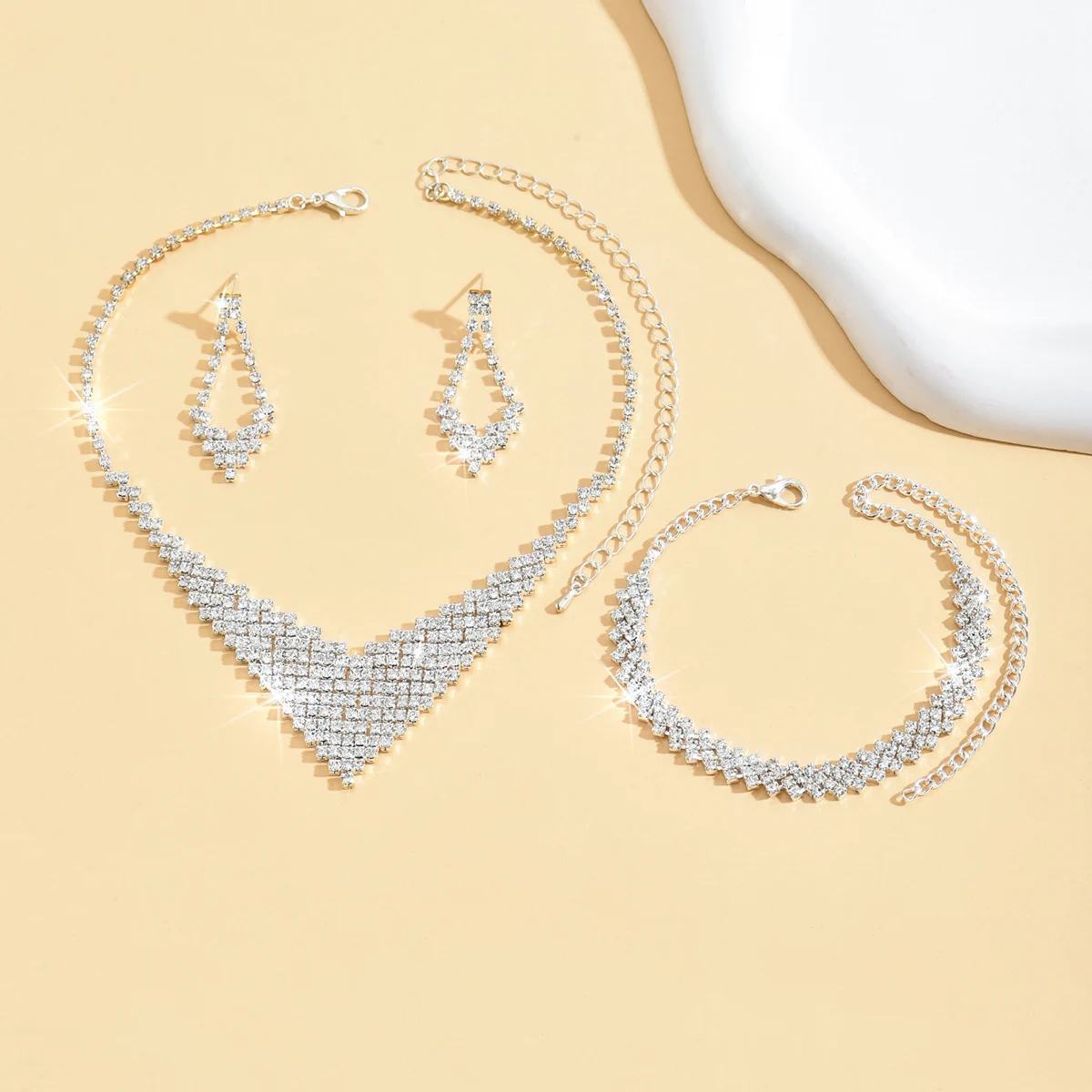 4 шт. женской темпераментной серии когтей и цепочек конусное ожерелье набор