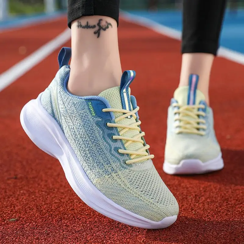 Women's Sports Shoes Spring And Autumn Flying Weaving Shoes Four Seasons Sneakers Shoes Leisure Large Running Shoe Style Zapatos