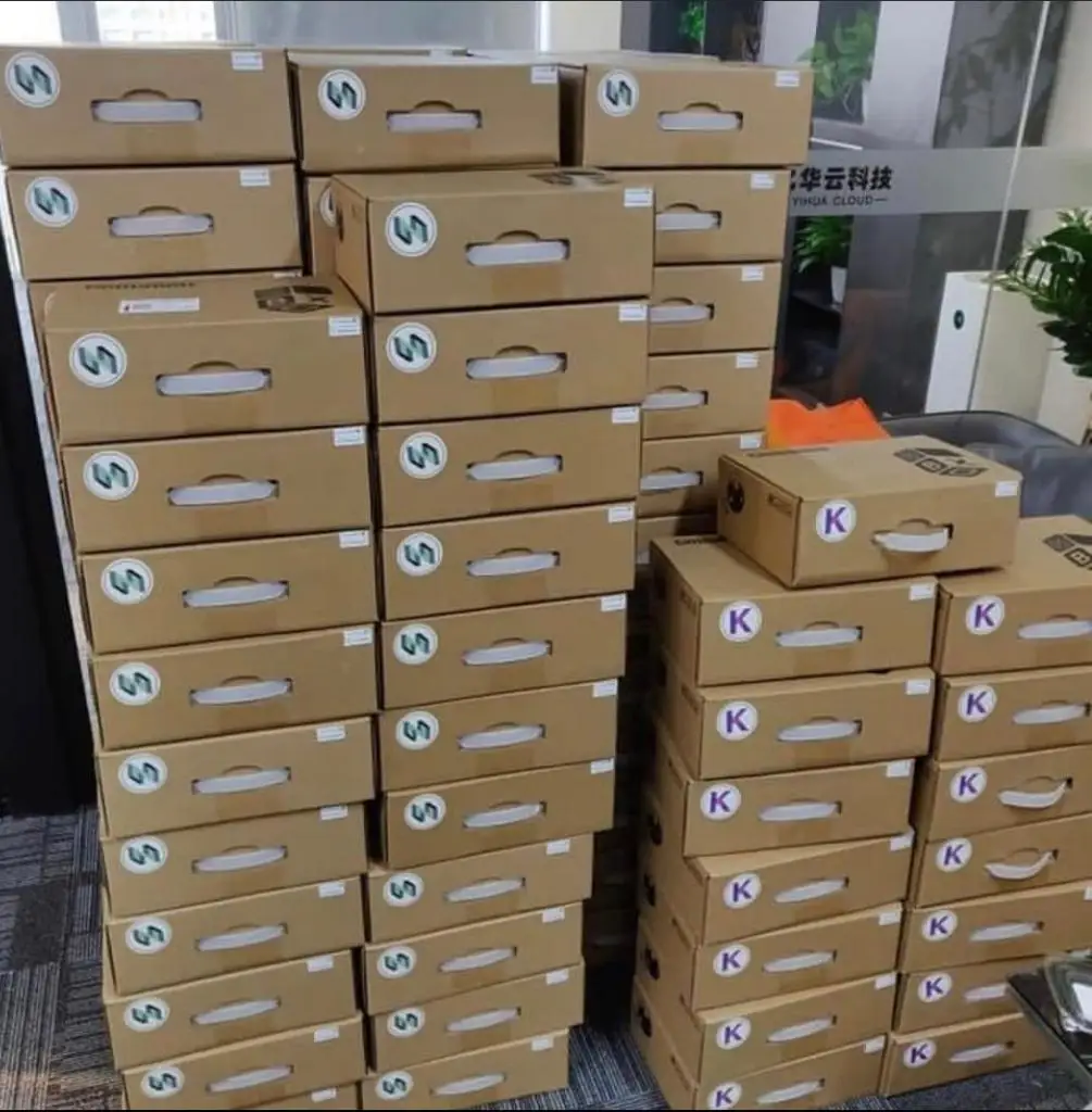 оптовая цена Goldshell KD-BOX PRO 2.6T Kadena Miner с блоком питания и шнуром готовым к отправке