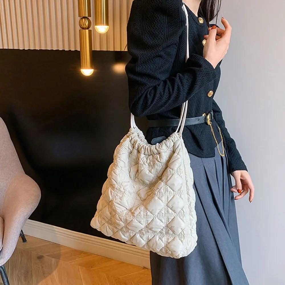 

Large Capacity Space Cotton Underarm Bag Korean Style Plaid Bubble Cloud Bag Solid Color Shoulder Bag Rhombic Lattice Handbag