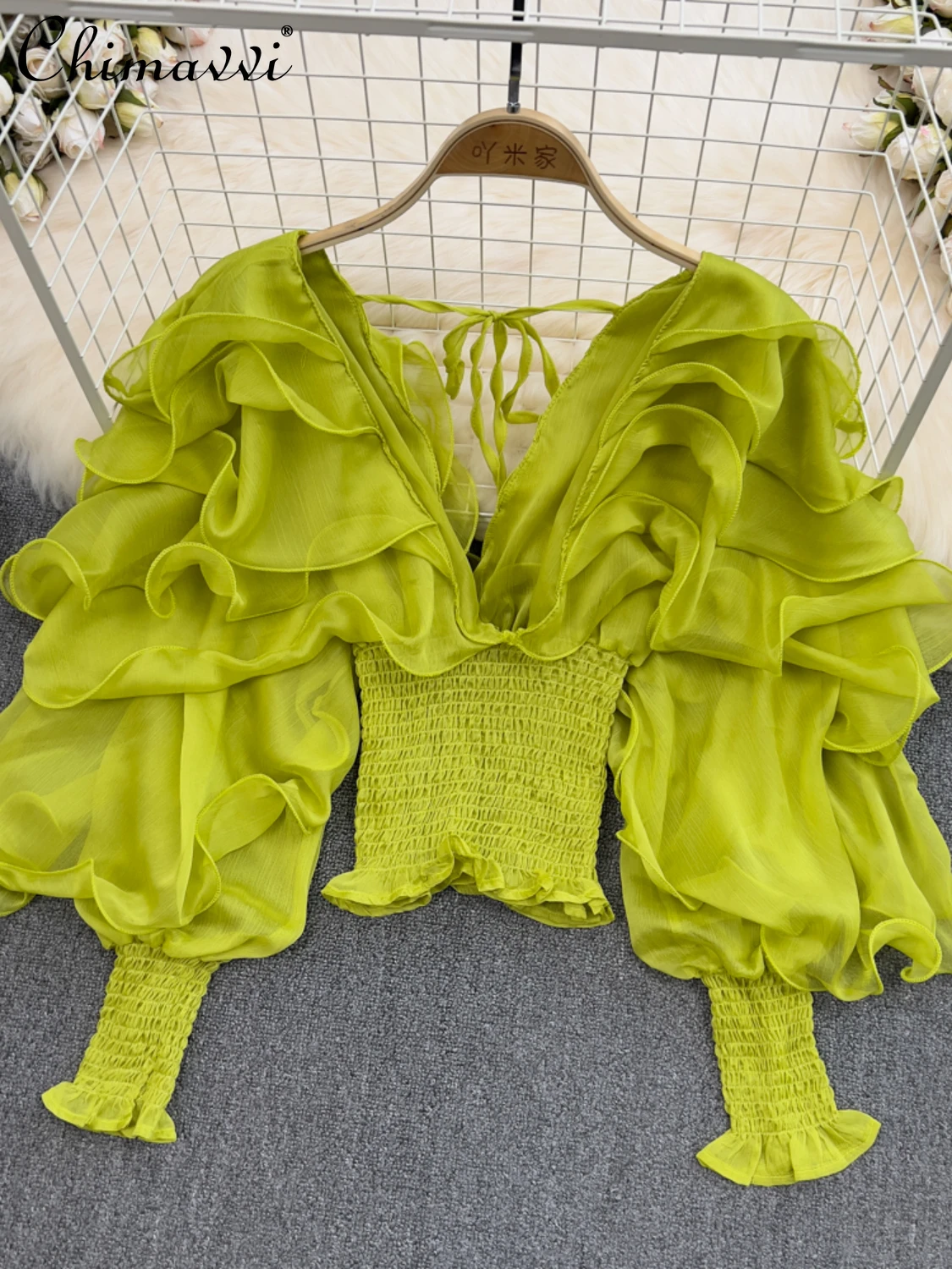 

2022 Spring New Fashion Retro Sexy Deep V-neck Flounce Shirts Slim Temperament Lantern Sleeve Chiffon Blouse Short Women Tops