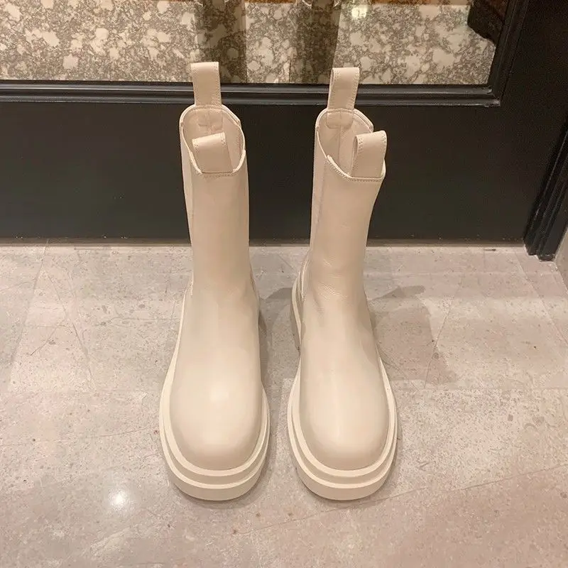 

Women Boots Genuine Chelsea Non-slip Female The New Fashion Black White Square Toe Square Heel Botas Altas Mujer