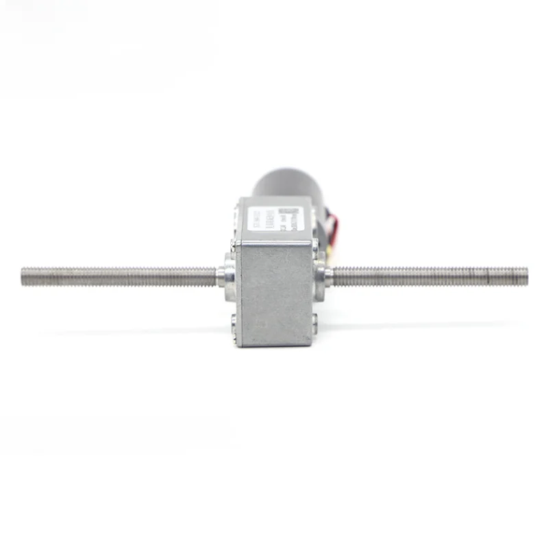 Реверсивный червячный мотор-редуктор с самоблокирующейся регулируемой