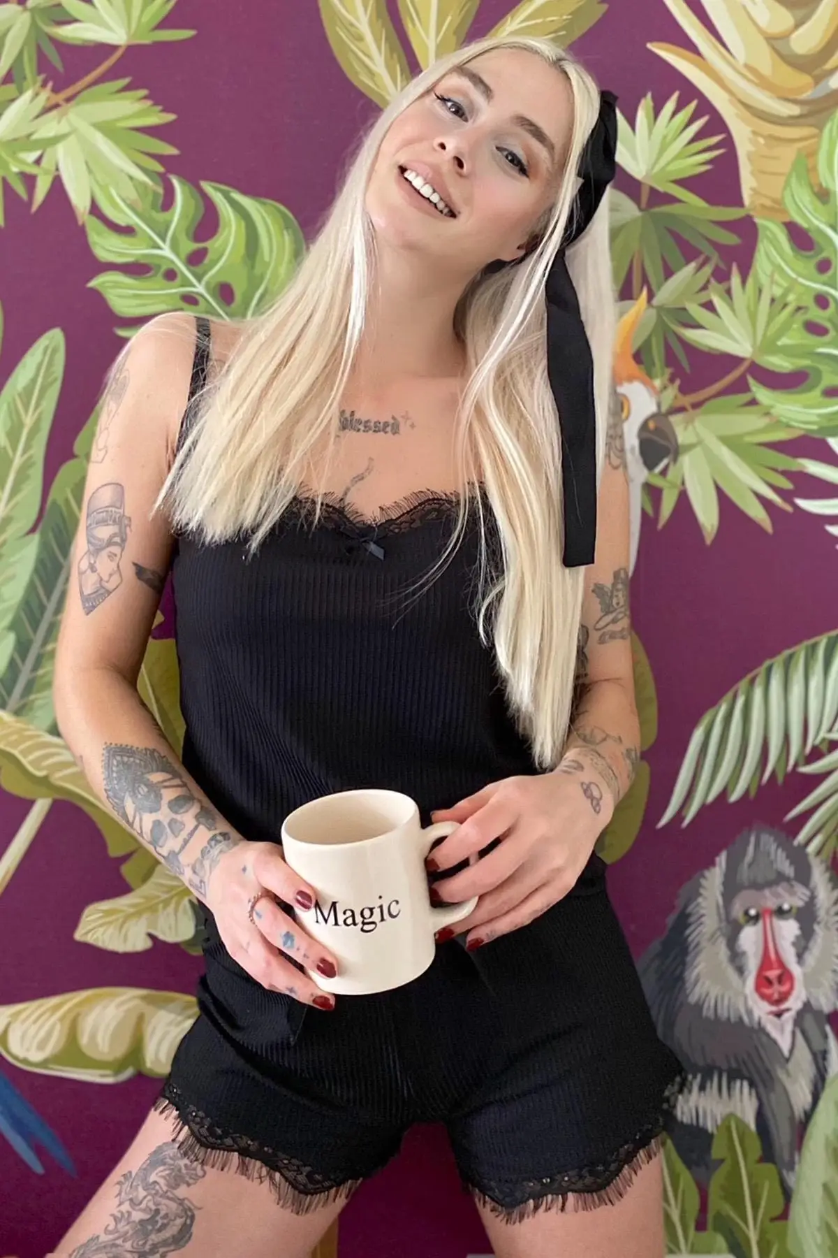 

Черная кружевная кофта с детализированным верёвочным ремешком и шорты трикотажный пижамный комплект 2021 модные пижамные комплекты Стильны...