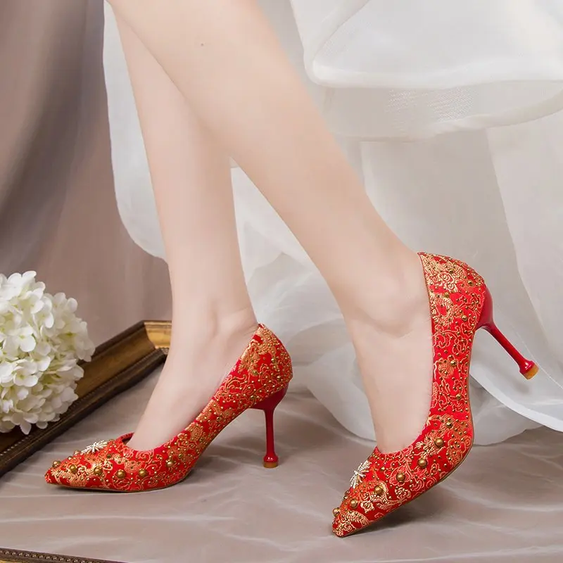 

Женские туфли на высоком каблуке 5-7 см, с острым носком