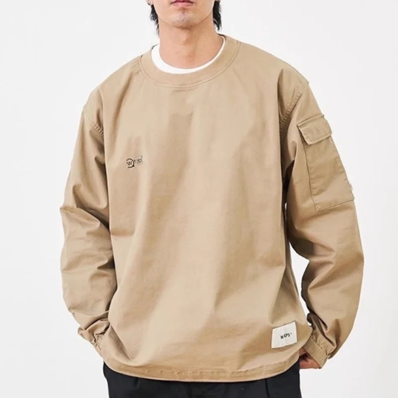 

Повседневная футболка wtap 2023 с круглым вырезом и длинными рукавами, свободный удобный однотонный пуловер с вышивкой и карманом на руке для отдыха, мужские топы