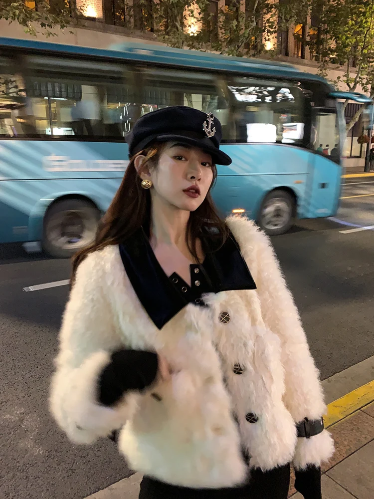 Winter New Thickened Warm White Fur Integrated Lamb Outerwear Women Fashion Age-Reducing Young Sle