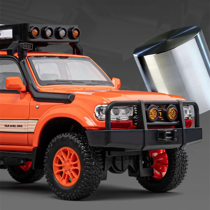 Фото Модель автомобиля Toyota Land Cruiser LC80 из сплава, литая металлическая модель внедорожника, модель автомобиля со звуком и искусством, детская игрушка в подарок, 1/24 №2