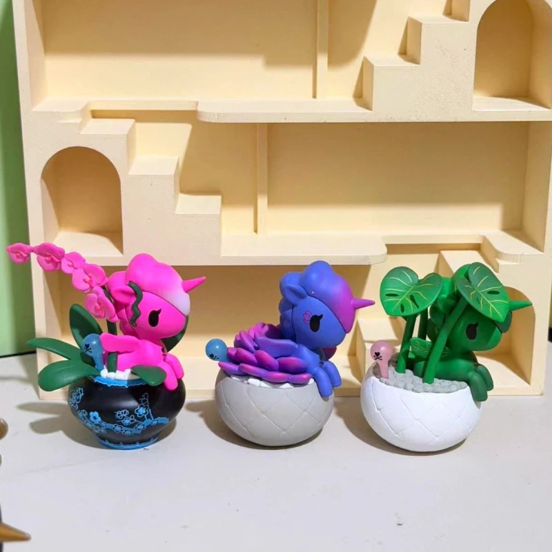 Фото Оригинальная коллекционная игрушка Tokidoki Unicorno Series 7 Botanical Unicorno Series Picnic Party Unicorno (снята с производства) для декора дома №2