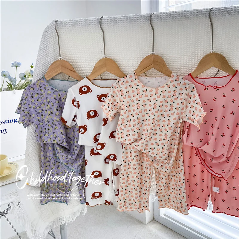 

Baby Girls Silk Floral Home Suit Summer Short Sleeve T-Shirts And Capris Kids 2 Pieces Pajamas Set Boneless Soft Comfy Outfits