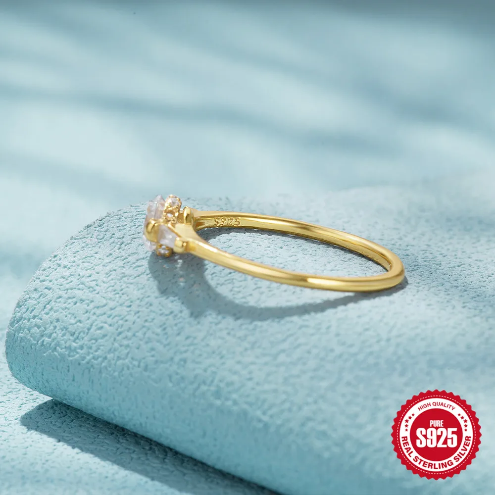 

Женское кольцо из серебра 925 пробы с фианитами