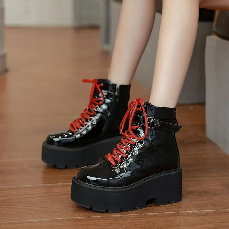 

Новые зимние ботинки на толстой подошве и бархатной подкладке, женская обувь на высоком каблуке, Ботинки Martin, толстые и лакированные кожаны...