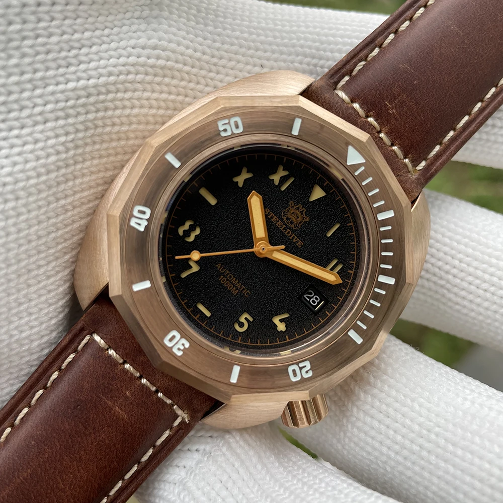 

Steeldive CUSN8 Bronze Watch Men Polygonal Case Double Luminous Black Fire Pattern Dail NH35 Automatic Mechanical Wristwatches