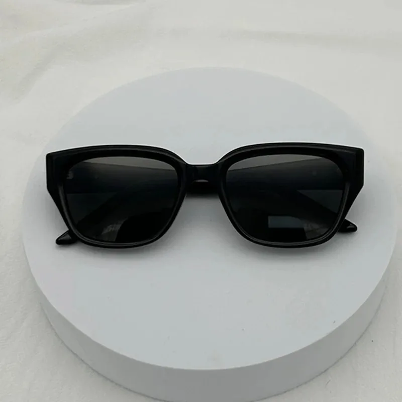 24 новых квадратных солнцезащитных очка GM для мужчин и женщин с тем же серыми