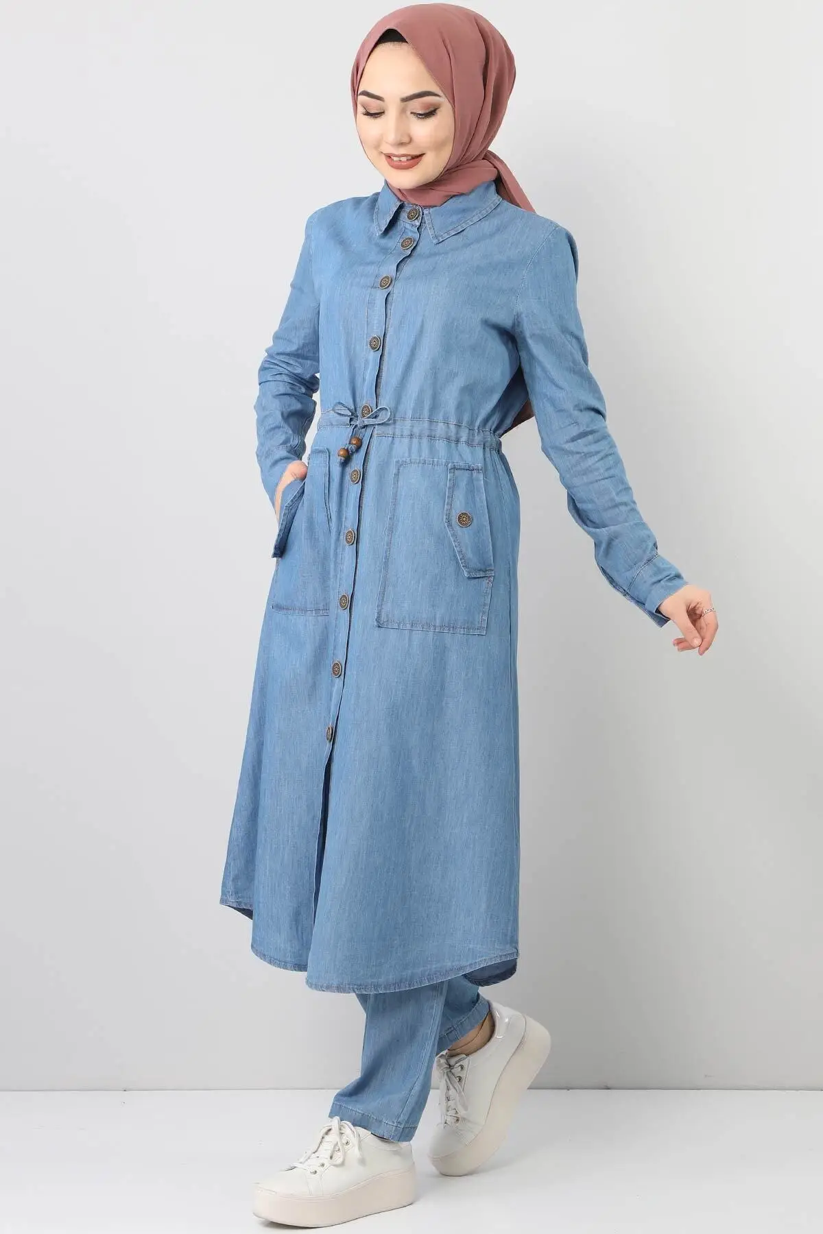 

Women with Lace Front Buttoned jeans Binary Team Women's Islamic Team 2021