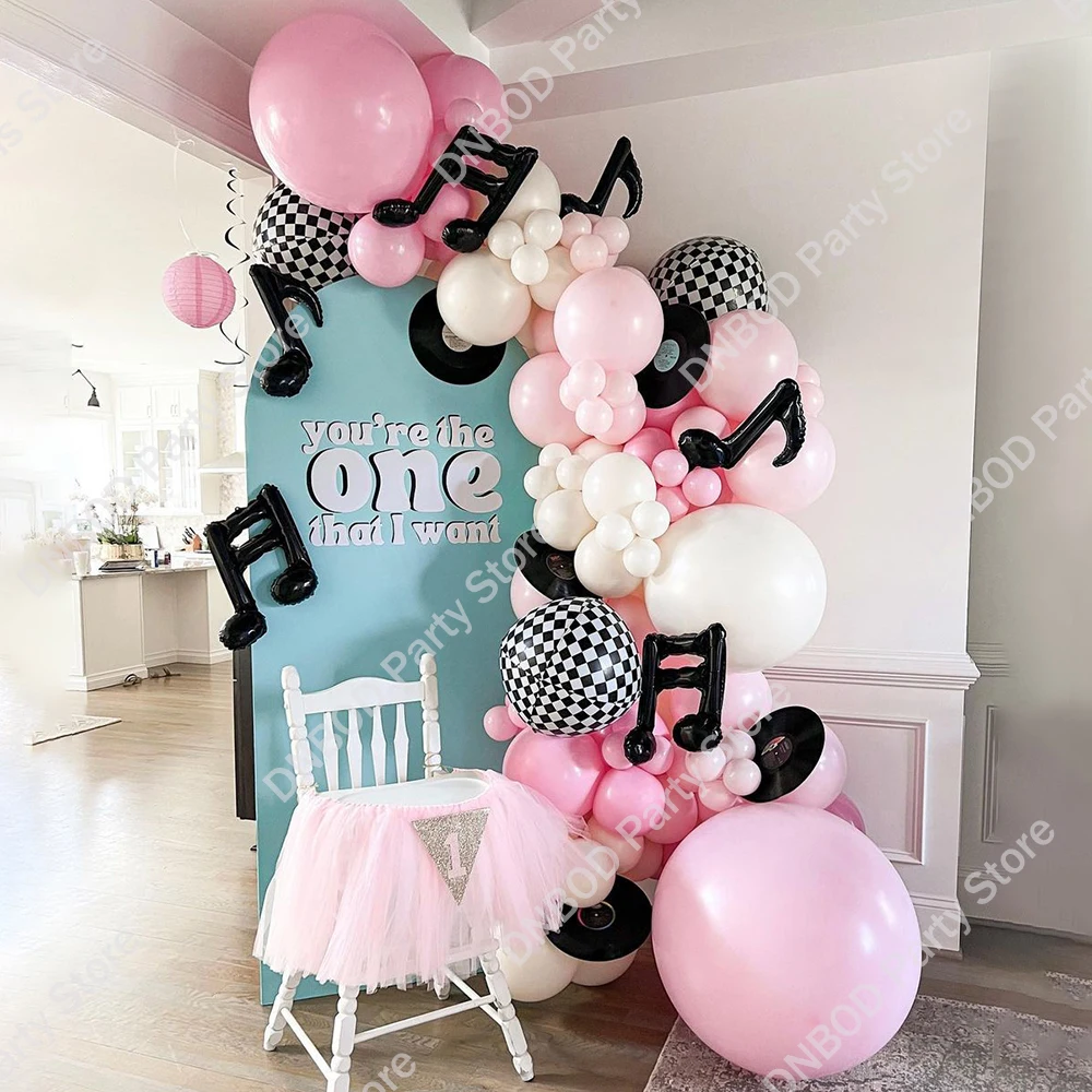 

79 шт., розовые и белые воздушные шары