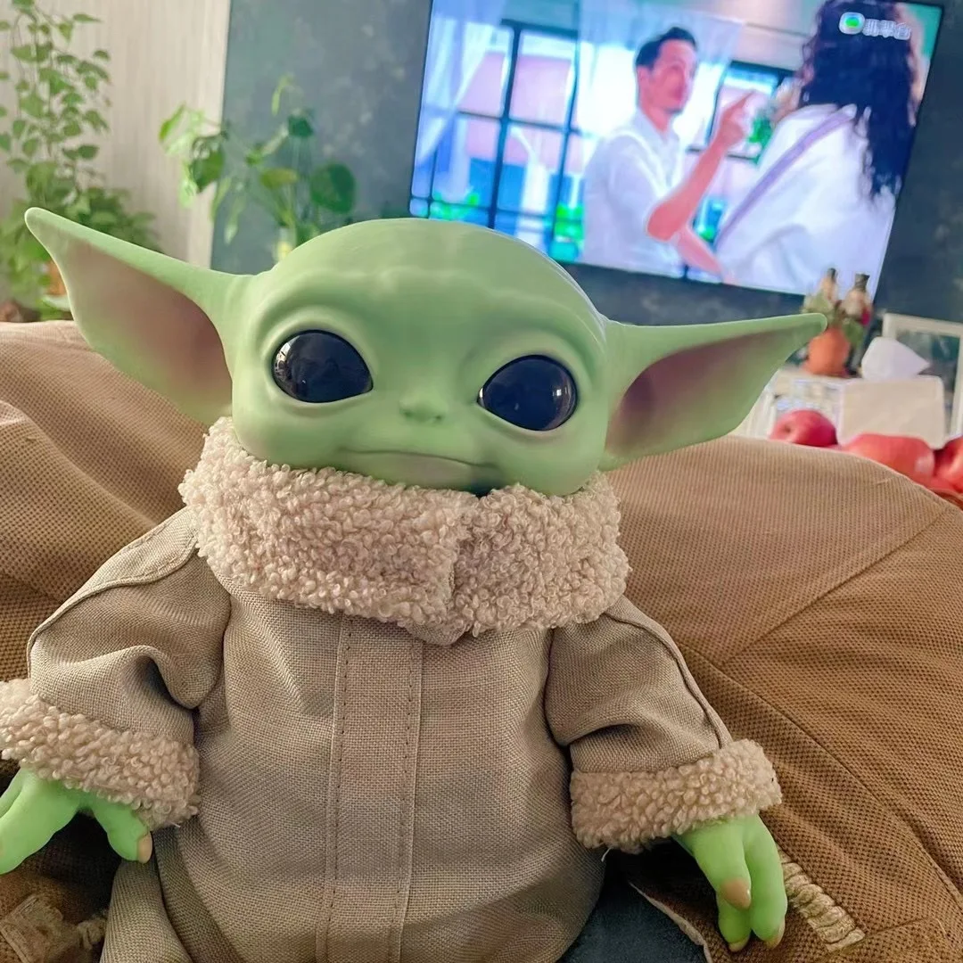 Игрушка Baby Yoda в виде акционной фигурки из плюша высотой 28 см, мастер-модель куклы для детей, коллекционных подарков на день рождения и Рождество.
