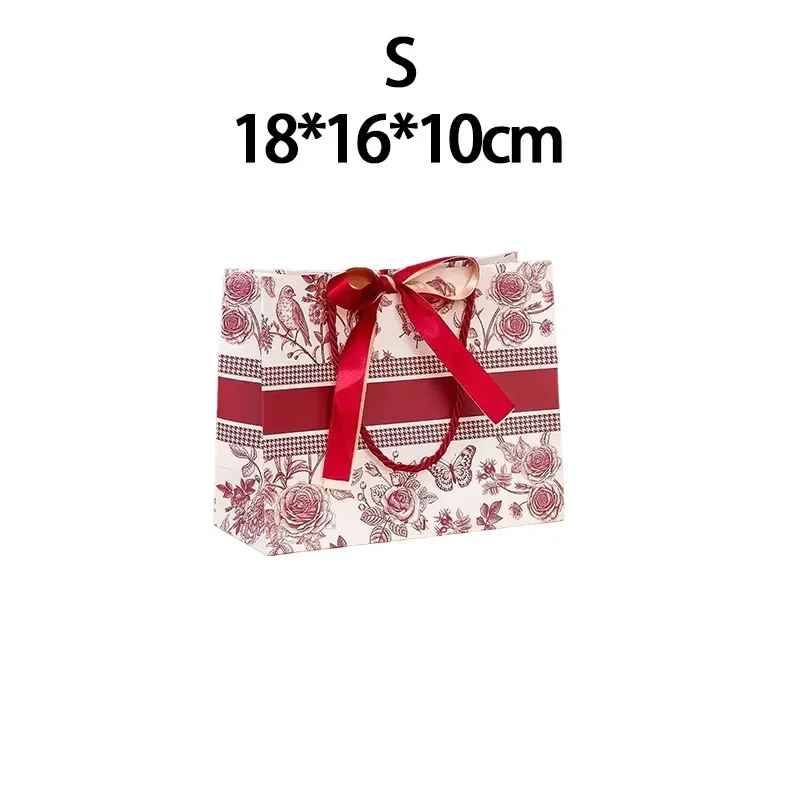 

Подарочный пакет из картона