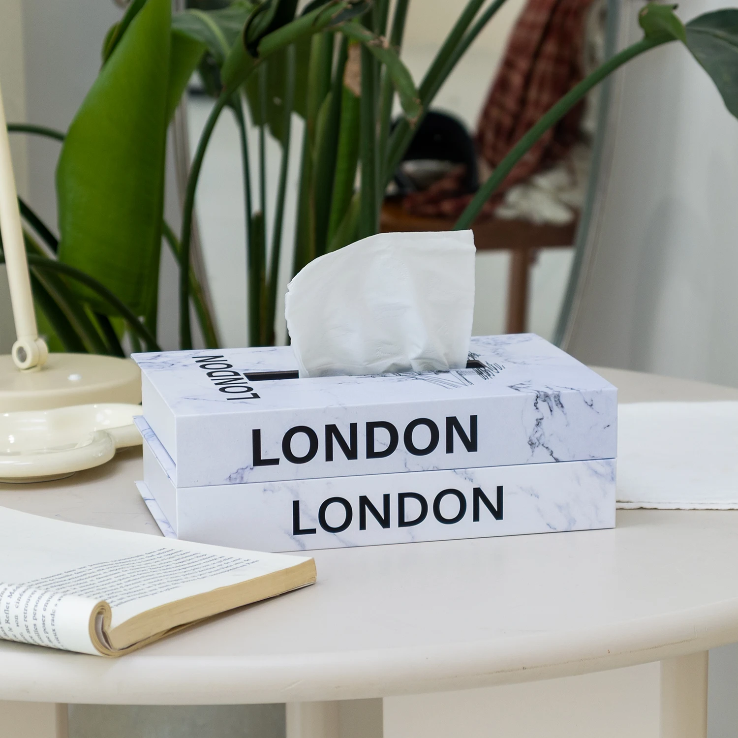 

Бумажная коробка для салфеток, книжный стиль