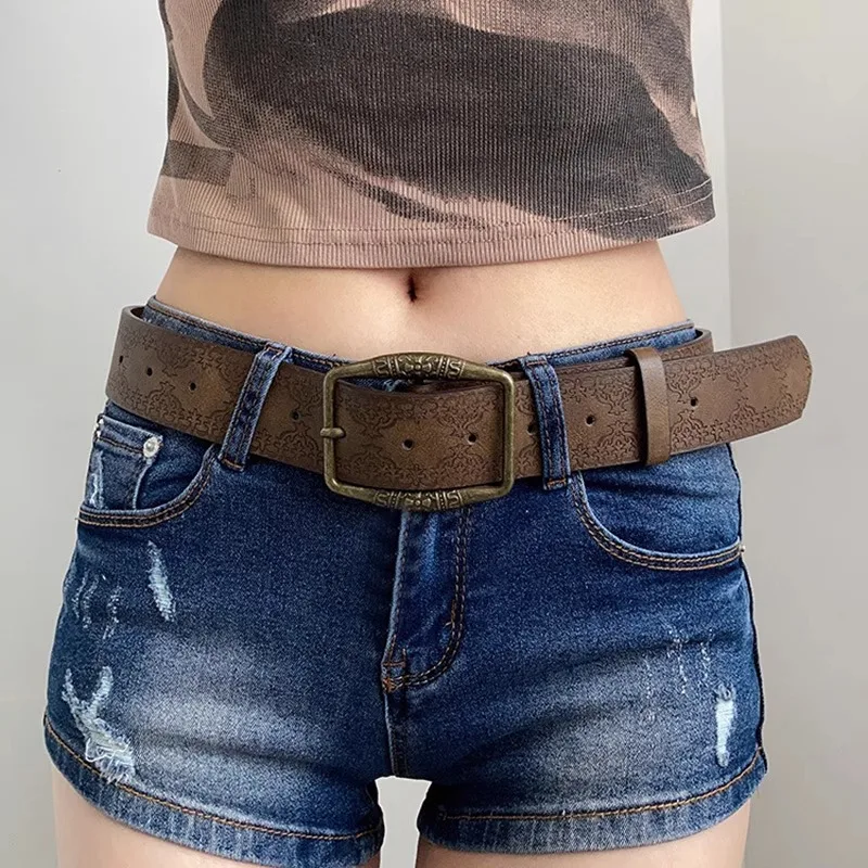 Коричневый ремешок с цветочным тиснением