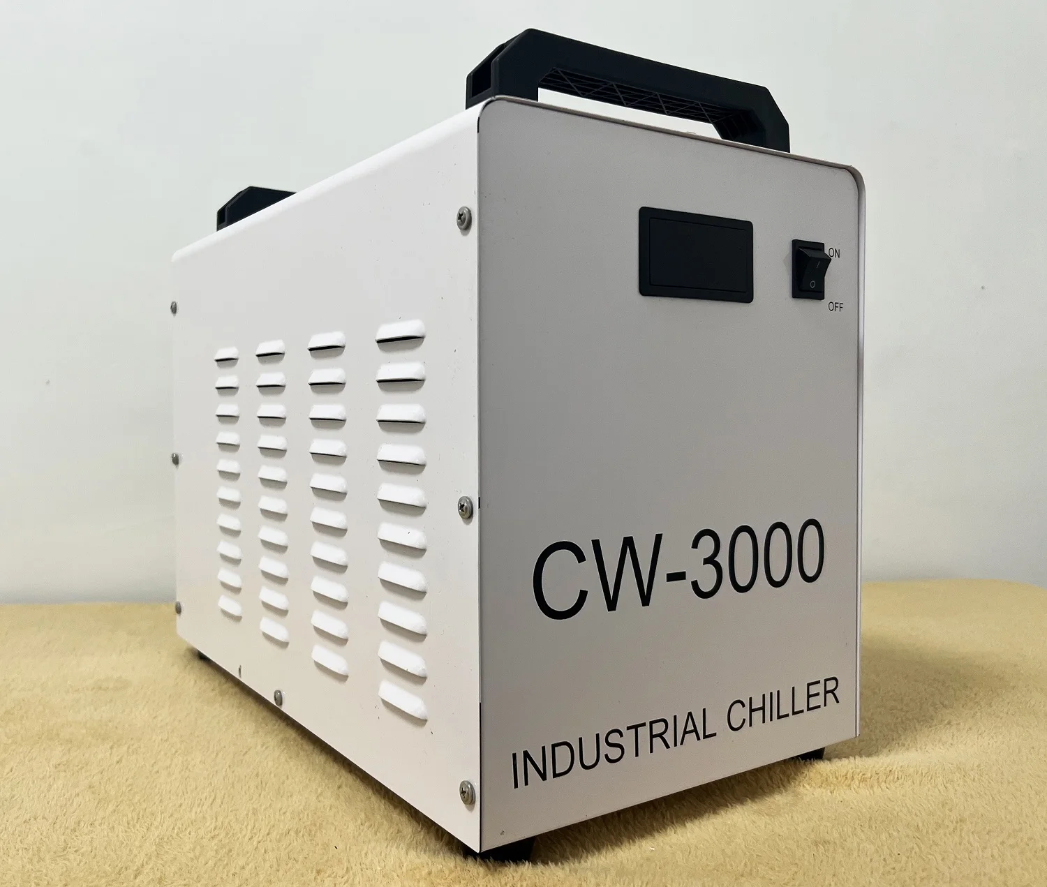 Фото Чиллер cw3000 110 В 220 В CO2 лазерная трубка небольшой охладитель с воздушным охлаждением cw3000 50/60 Гц чиллер №1