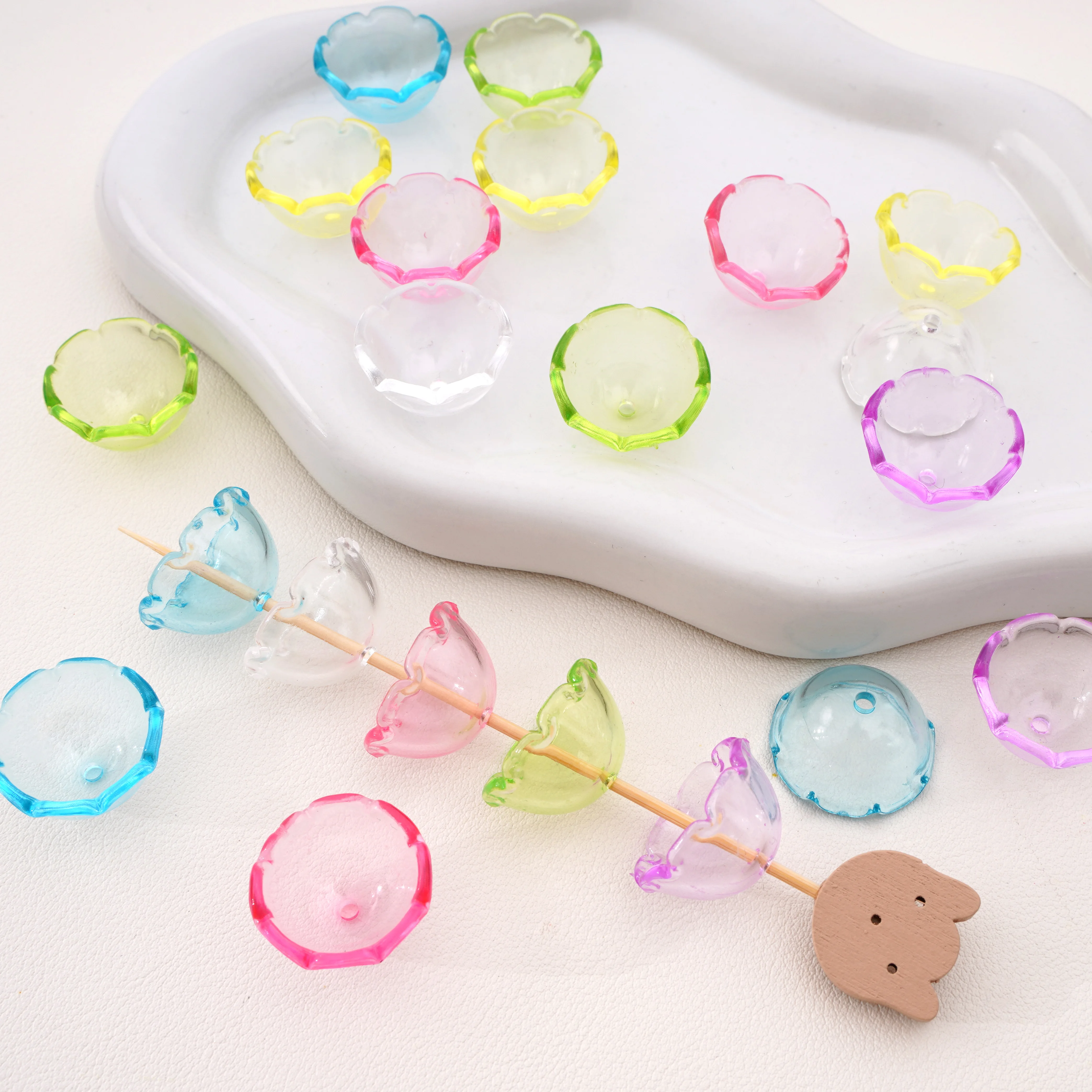 

Цветные акриловые бусины с колокольчиком ветра