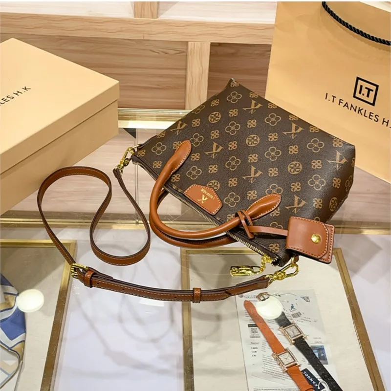 Женская Роскошная Брендовая Большая Сумка С Подсветкой Просторная На Плечо Для